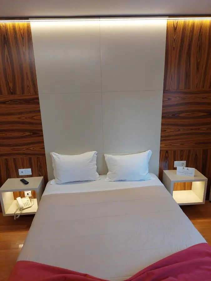 Hotel Amadora Palace 2*,