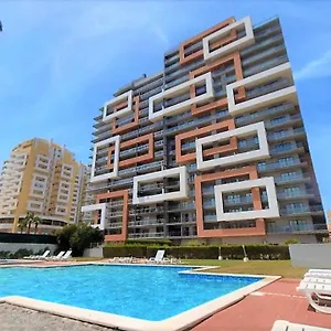 apartamentos-turisticos-rocha-tower-3.hotelaalgarve.com/
